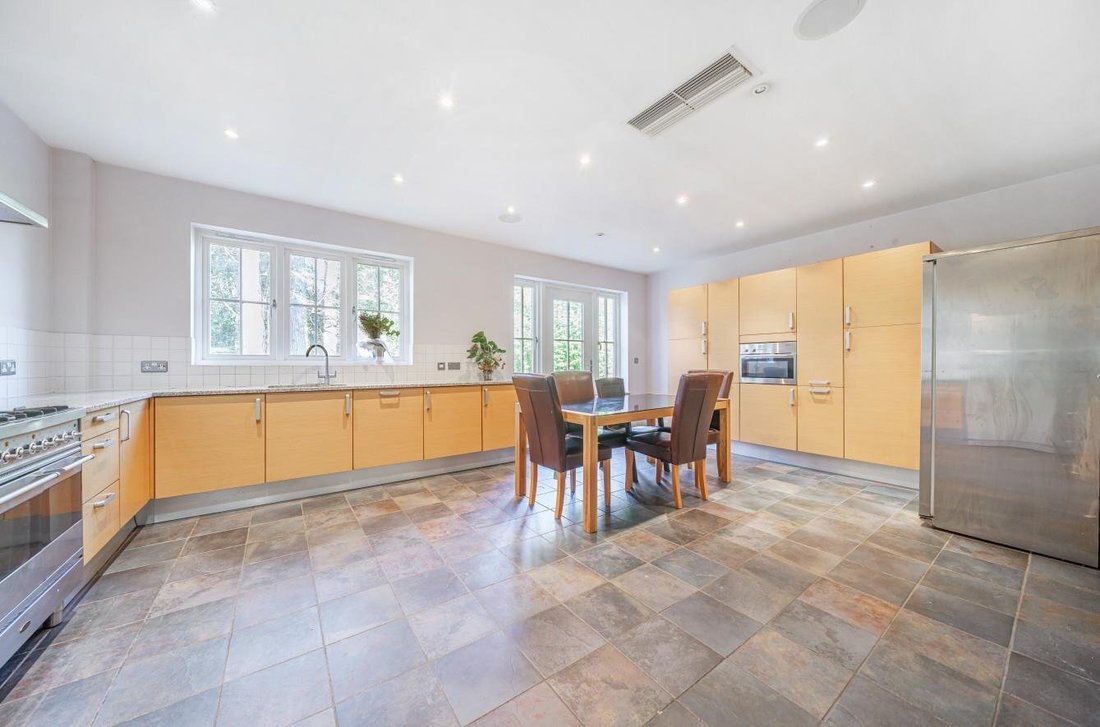 House in Kingswood, Reigate and Banstead, England 4 - 16916934
