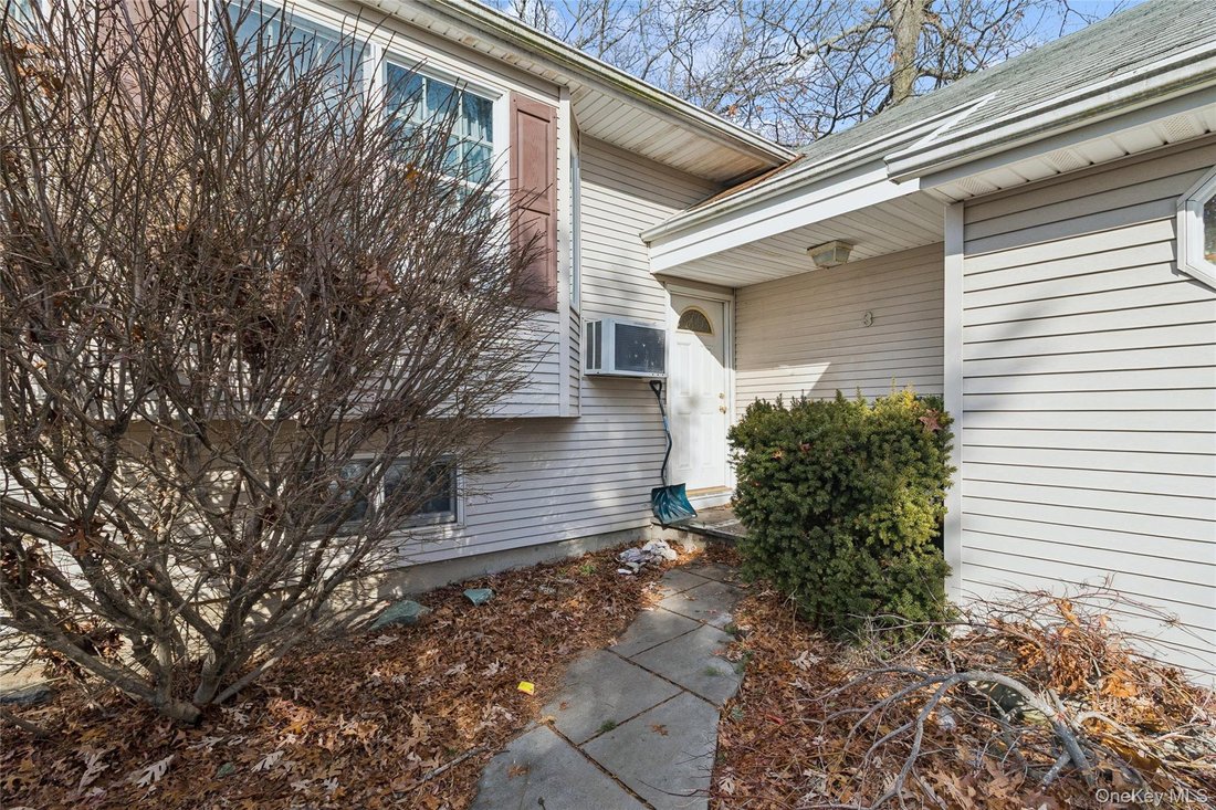 House in Farmingville, New York, United States 4 - 16919056