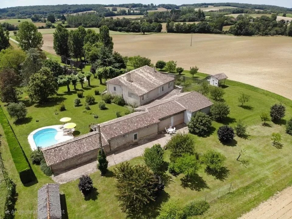 House in Lauzun, Nouvelle-Aquitaine, France 1 - 15895839