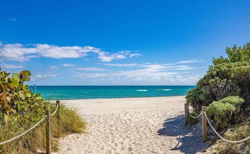 Condo in Miami Beach, Florida, United States 1