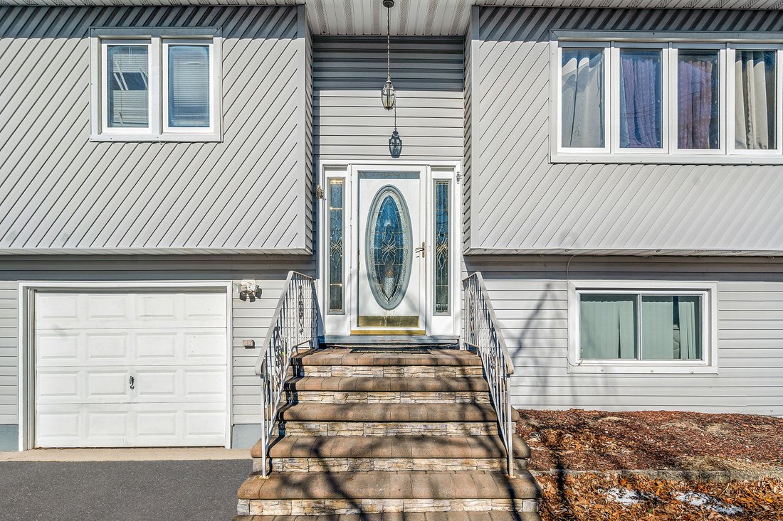 House in Lake Ronkonkoma, New York, United States 3 - 16916615