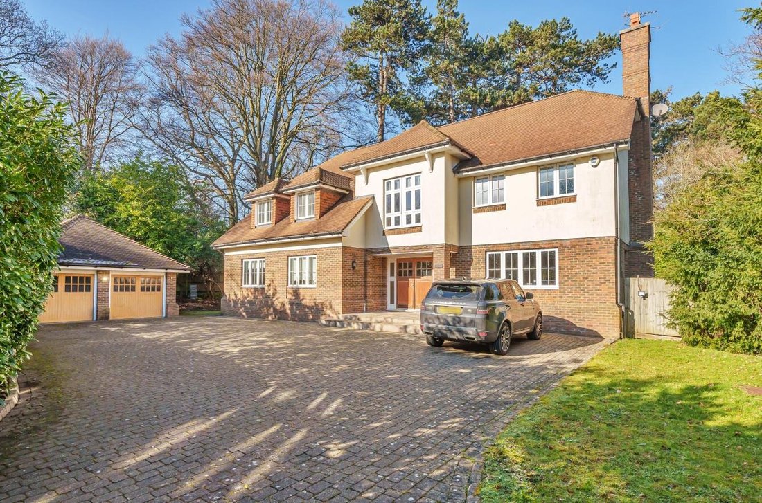 House in Kingswood, Reigate and Banstead, England 1 - 16916934