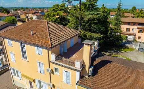 Villa in Castelnuovo del Garda, Veneto, Italy 1
