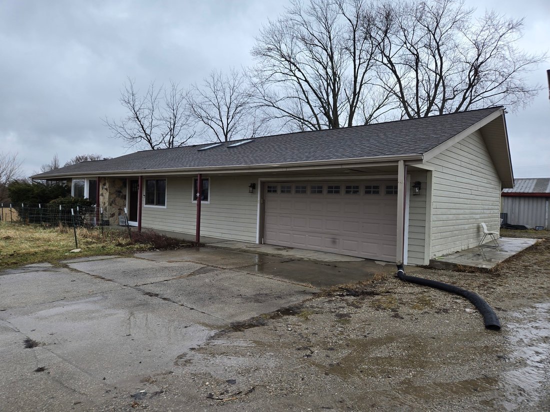House in Crete, Illinois, United States 2 - 16917032
