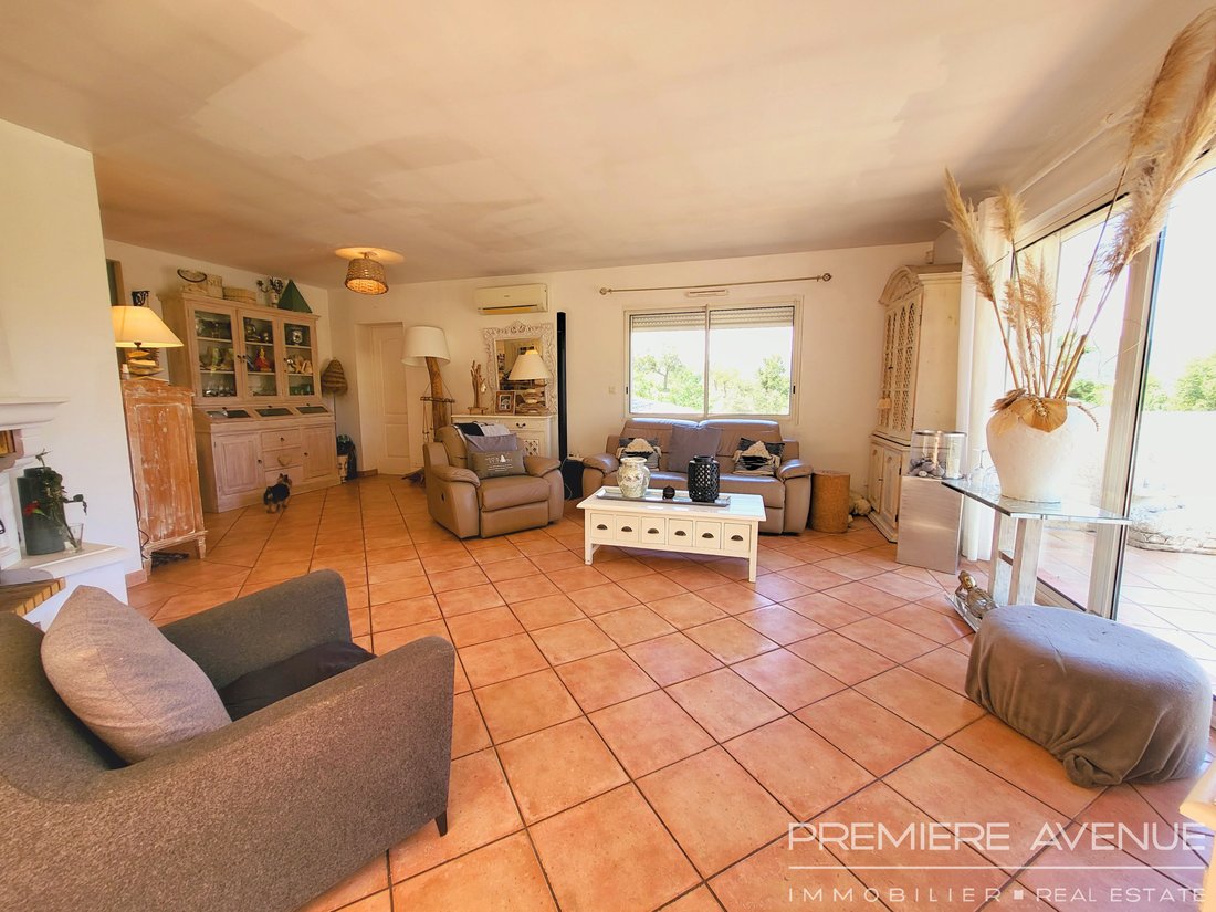 Villa in Ville-Les Saquedes-Le Bouillonnet, Sainte-Maxime, France 2 - 16917370