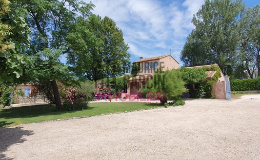 Maison à Nevons-route d'Apt, L'Isle-sur-la-Sorgue, France 1