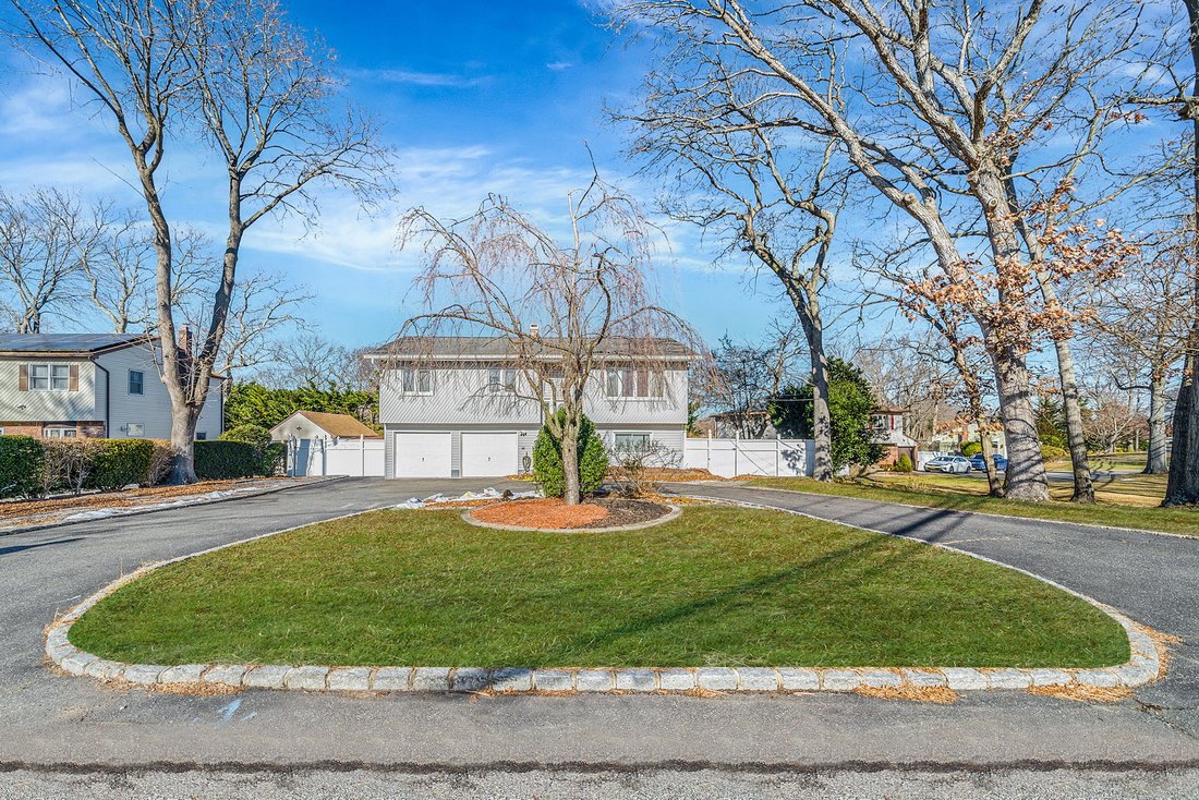 House in Lake Ronkonkoma, New York, United States 4 - 16916615