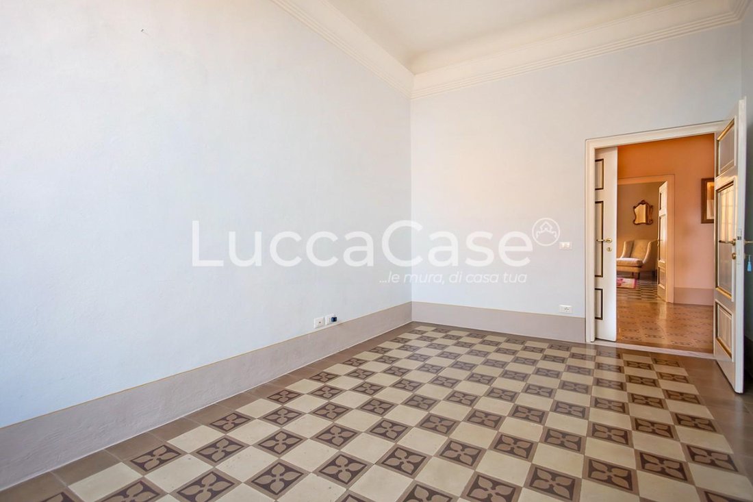 Apartment in Historic Center, Lucca, Tuscany 4 - 16917494