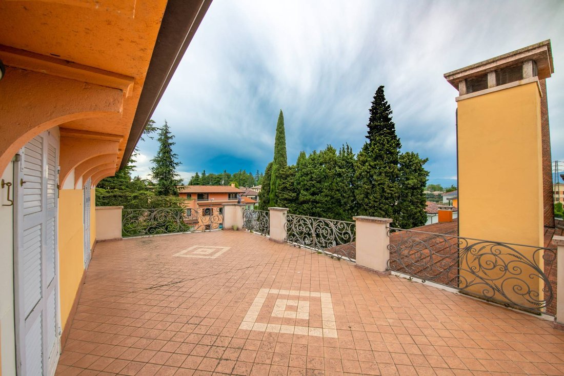 Villa in Castelnuovo del Garda, Veneto, Italy 3 - 16919626