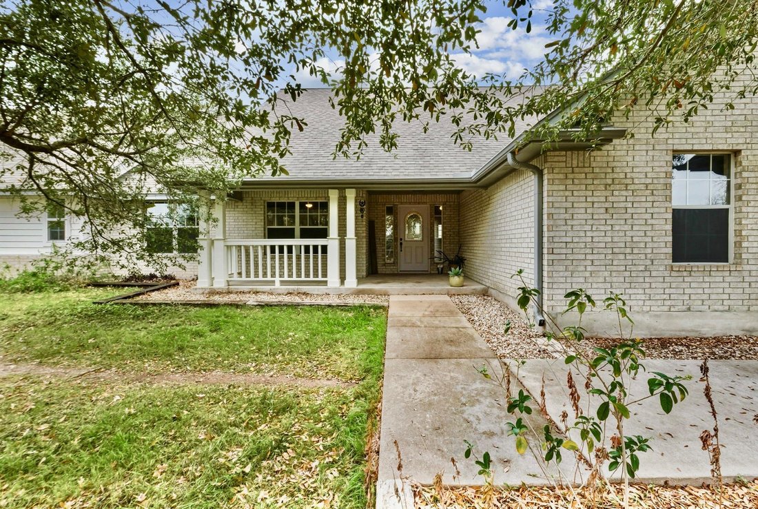 House in Elgin, Texas, United States 1 - 16917434
