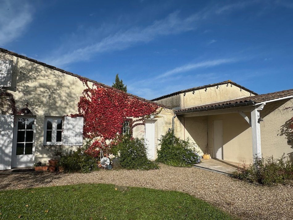 Villa in Saint-Émilion, Nouvelle-Aquitaine, France 2 - 16918107