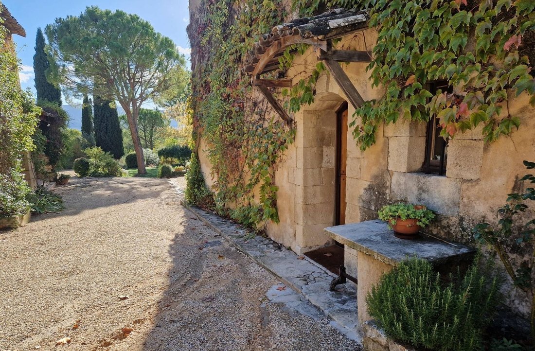 House in Gordes, Provence-Alpes-Côte d'Azur, France 2 - 16918745