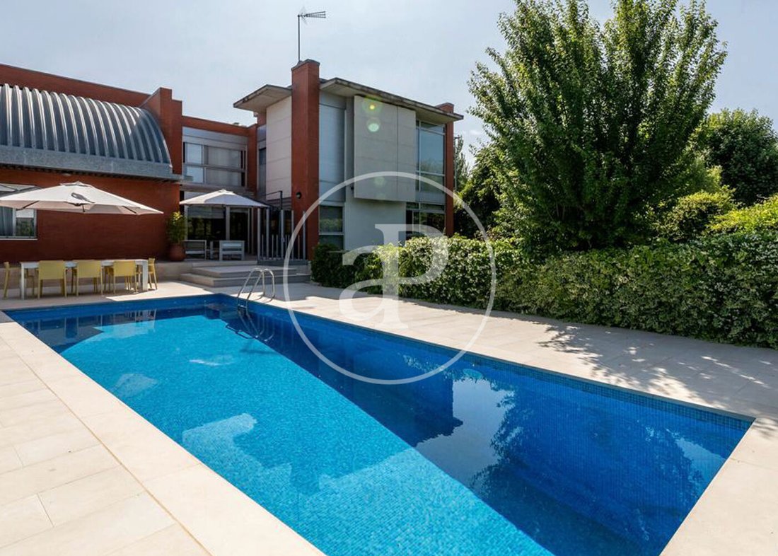 Villa in La Moraleja, Alcobendas, Comunidad de Madrid 1 - 16920544