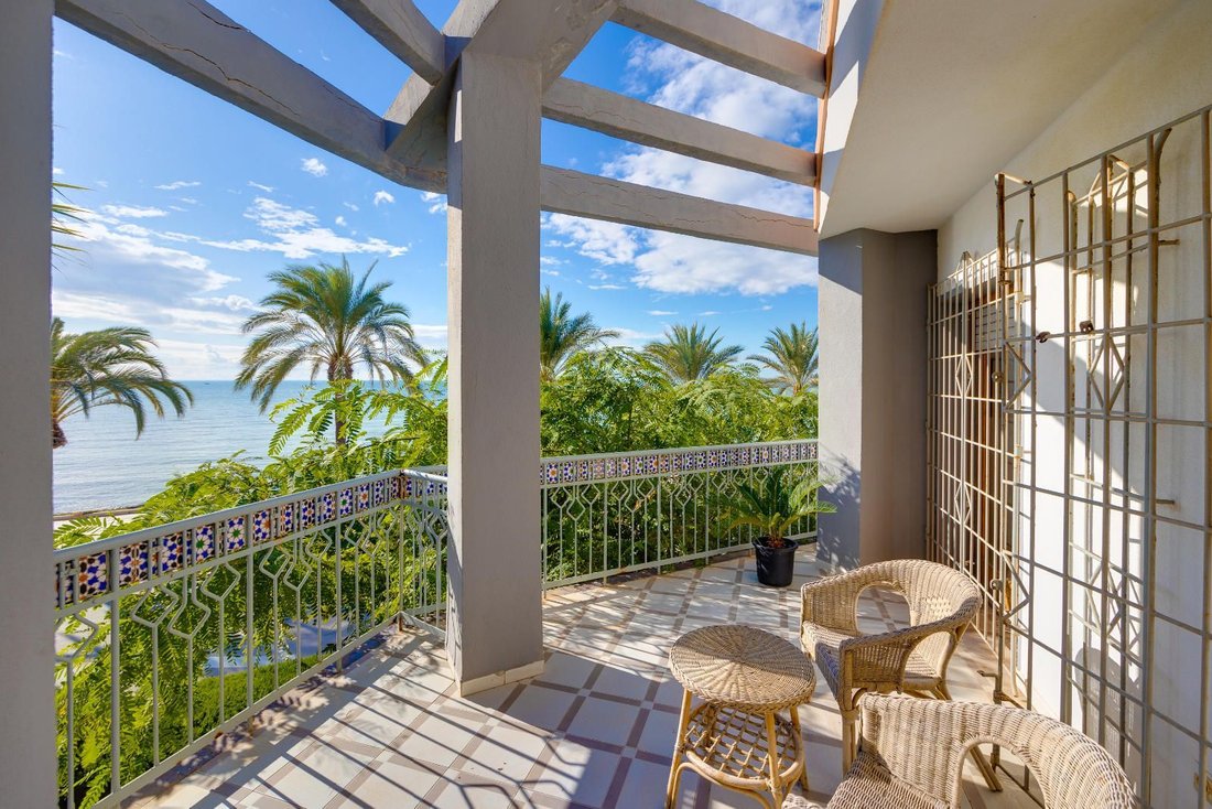 Villa in Santa Pola, Valencian Community, Spain 1 - 16919478