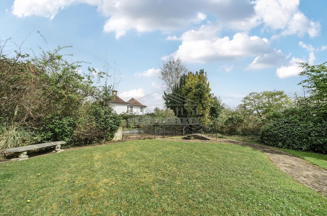 House in Edgware, Barnet, England 4 - 16917030