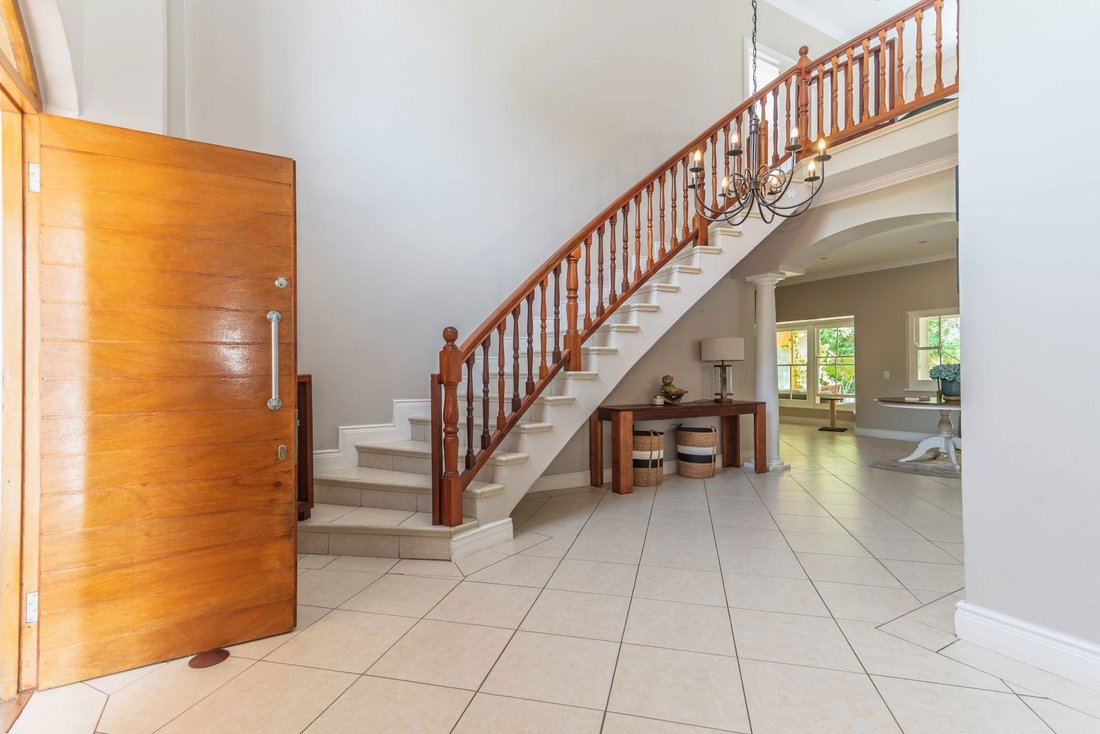 House in Constantia Heights, Cape Town, Western Cape 5 - 16917256
