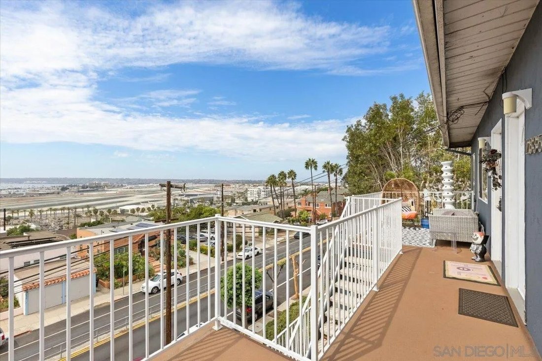 San Diego, California, United States 4 - 16917154