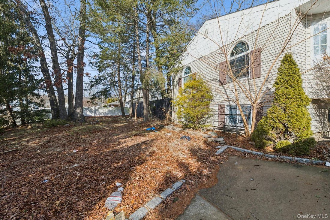 House in Farmingville, New York, United States 3 - 16919056