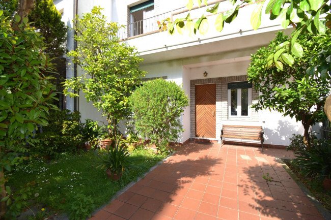 Villa in Historic Center, Viareggio, Tuscany 3 - 16917637