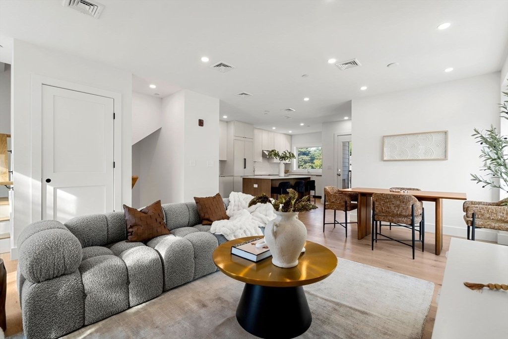 House in Newton, Massachusetts, United States 1 - 16919849
