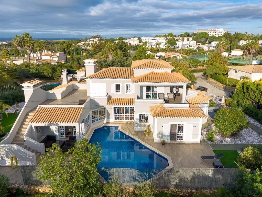 Villa in Lagoa e Carvoeiro, Algarve, Portugal 2 - 15928395
