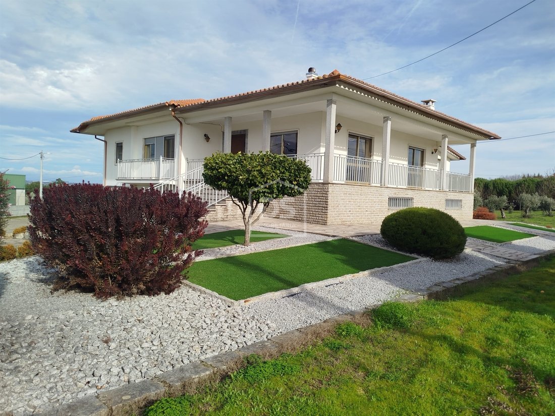 House in Tourais e Lajes, Guarda District, Portugal 1 - 16919239