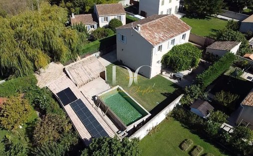 House in Nevons-route d'Apt, L'Isle-sur-la-Sorgue, France 1