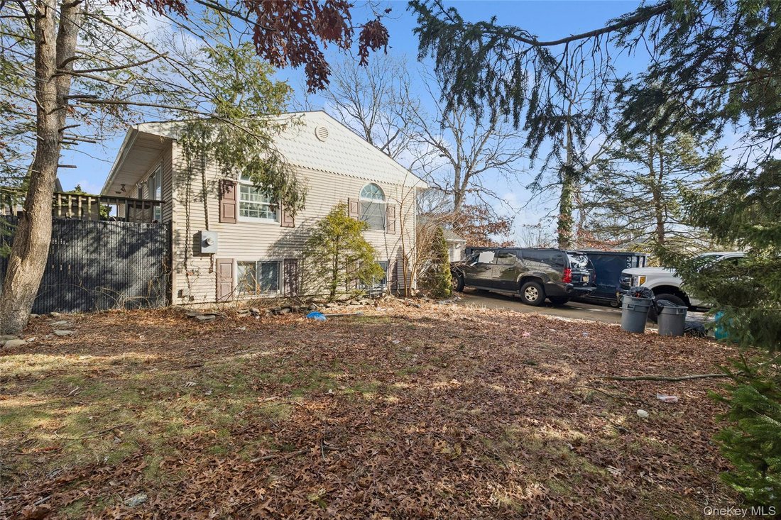 House in Farmingville, New York, United States 2 - 16919056