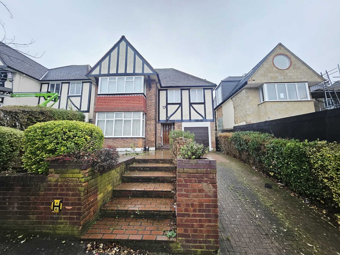 House in Golders Green, Barnet, England 1 - 16916963
