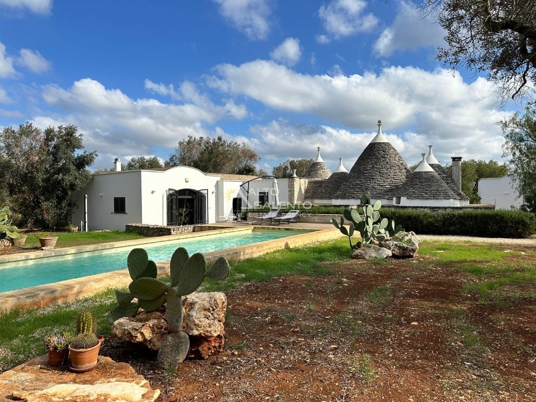 Country House in Ceglie Messapica, Apulia, Italy 1 - 16918352