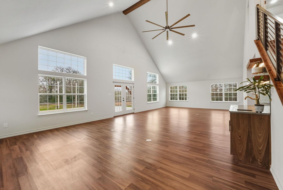 House in Elgin, Texas, United States 2 - 16917434