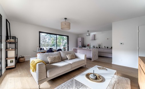 Apartment in Écully, Auvergne-Rhône-Alpes, France 1