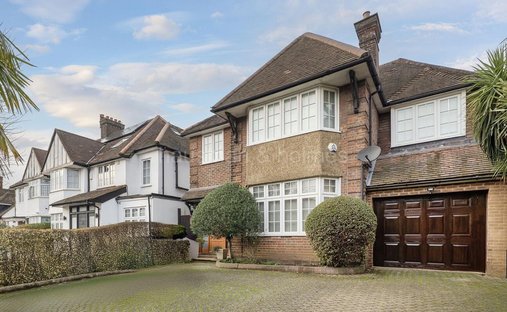 House in Golders Green, Barnet, England 1