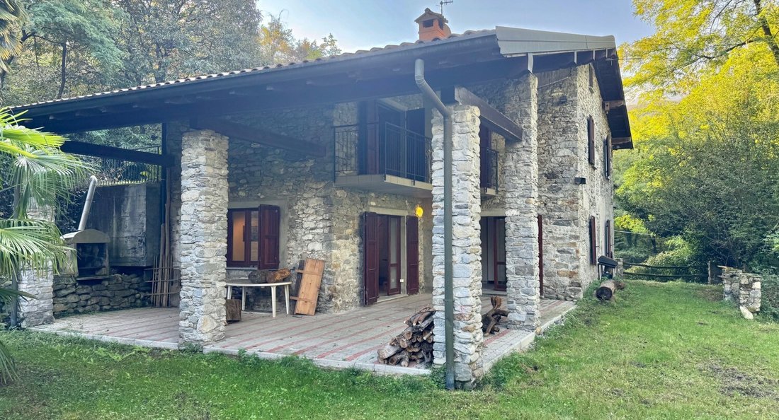 House in Bedero, Lombardy, Italy 1 - 16917792