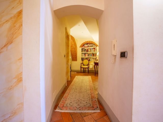 Apartment in Historic Center, Siena, Tuscany 3 - 16917445