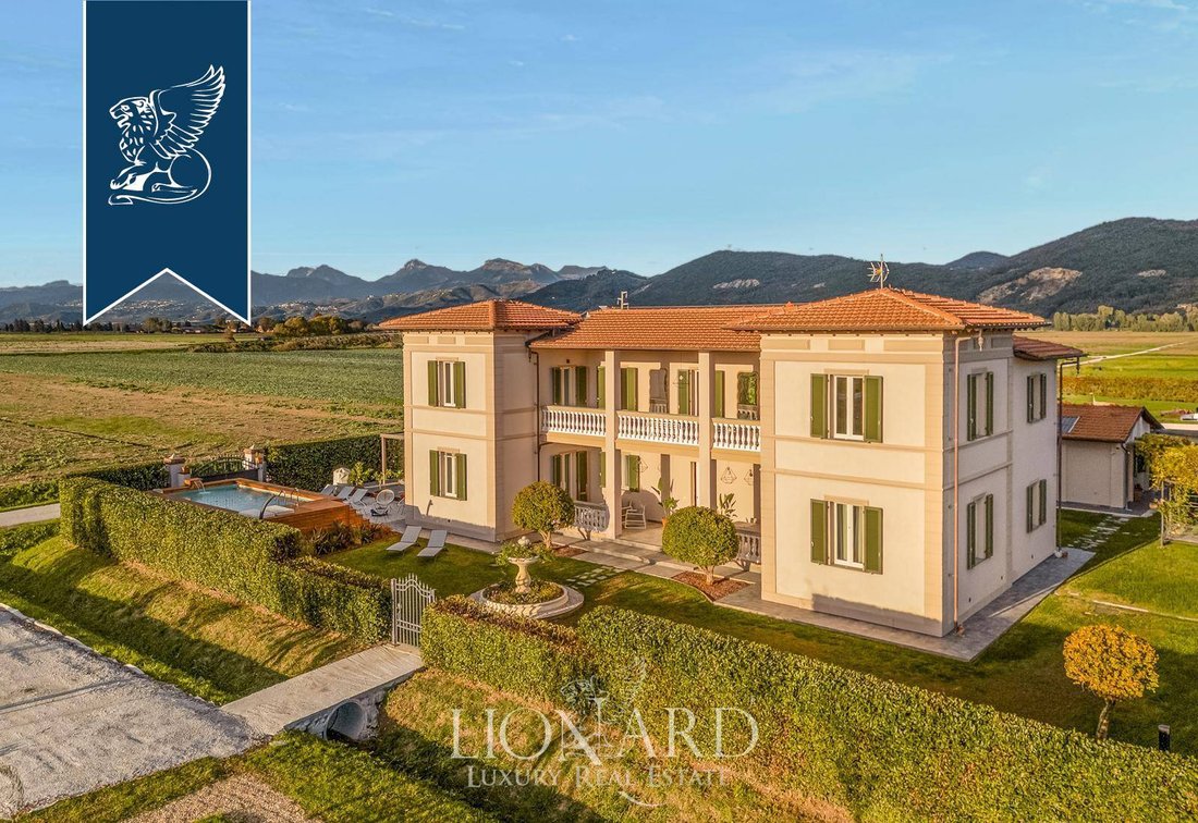 Villa in Vecchiano, Tuscany, Italy 2 - 16919131