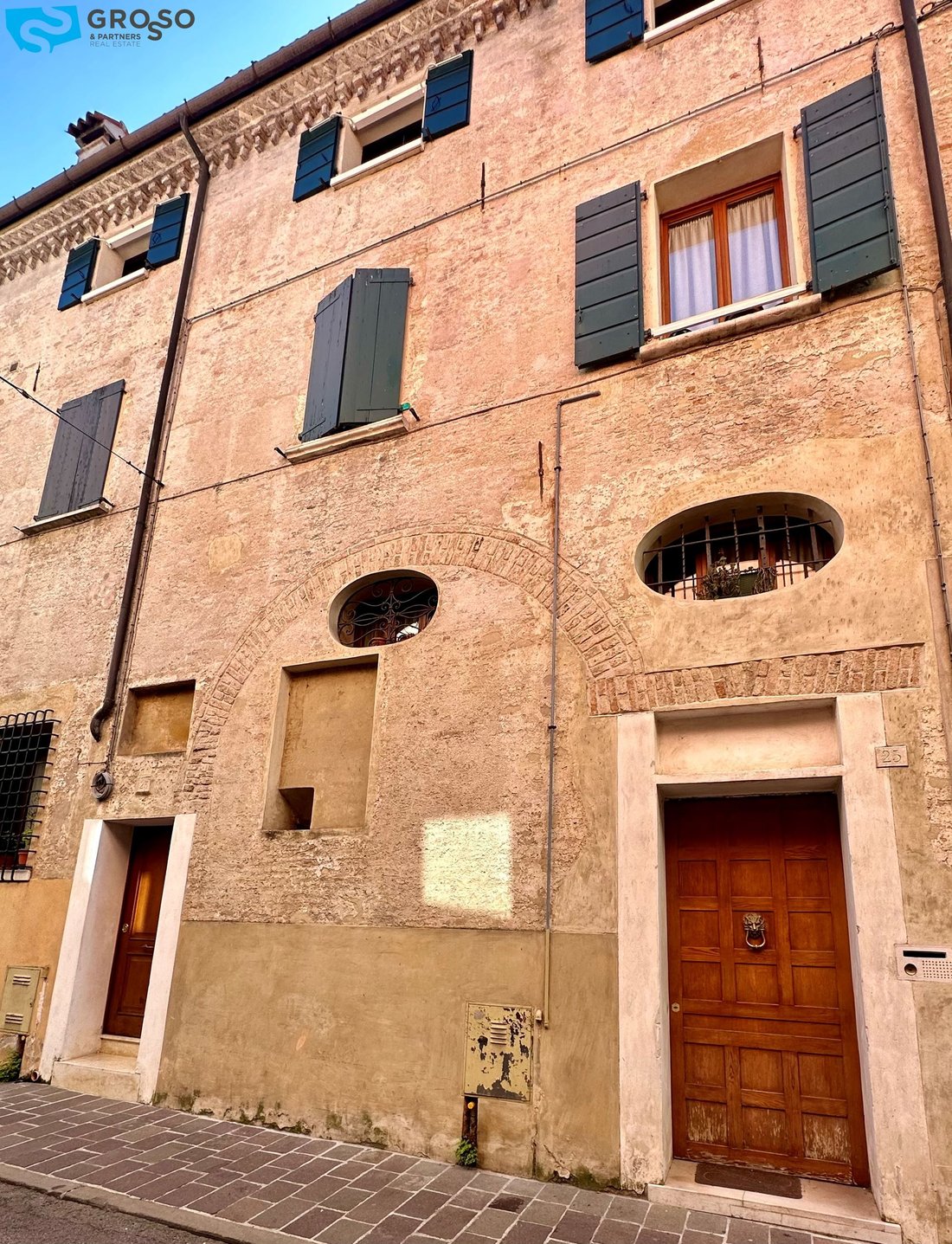 Estate in Cathedral - Piazza dei Signori, Treviso, Italy 1 - 16917875