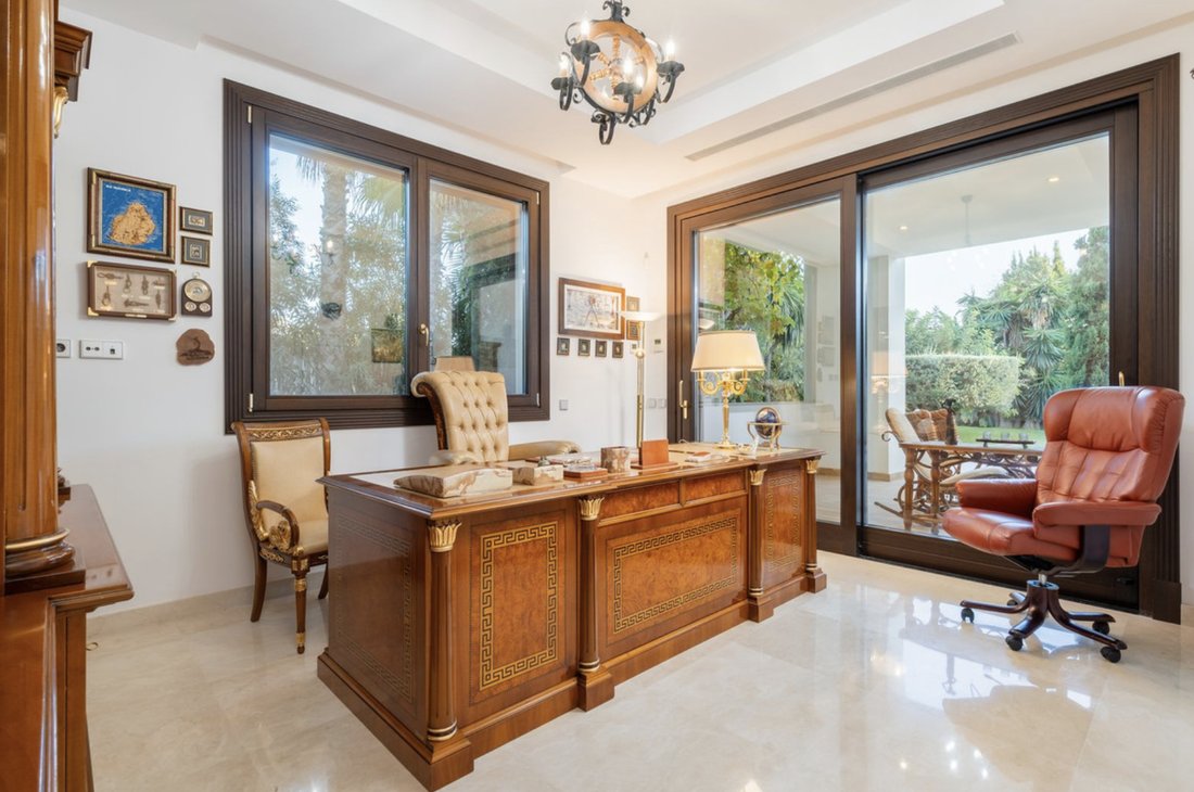 Villa in Guadalmina Baja, San Pedro de Alcantara, Spain 4 - 16920750
