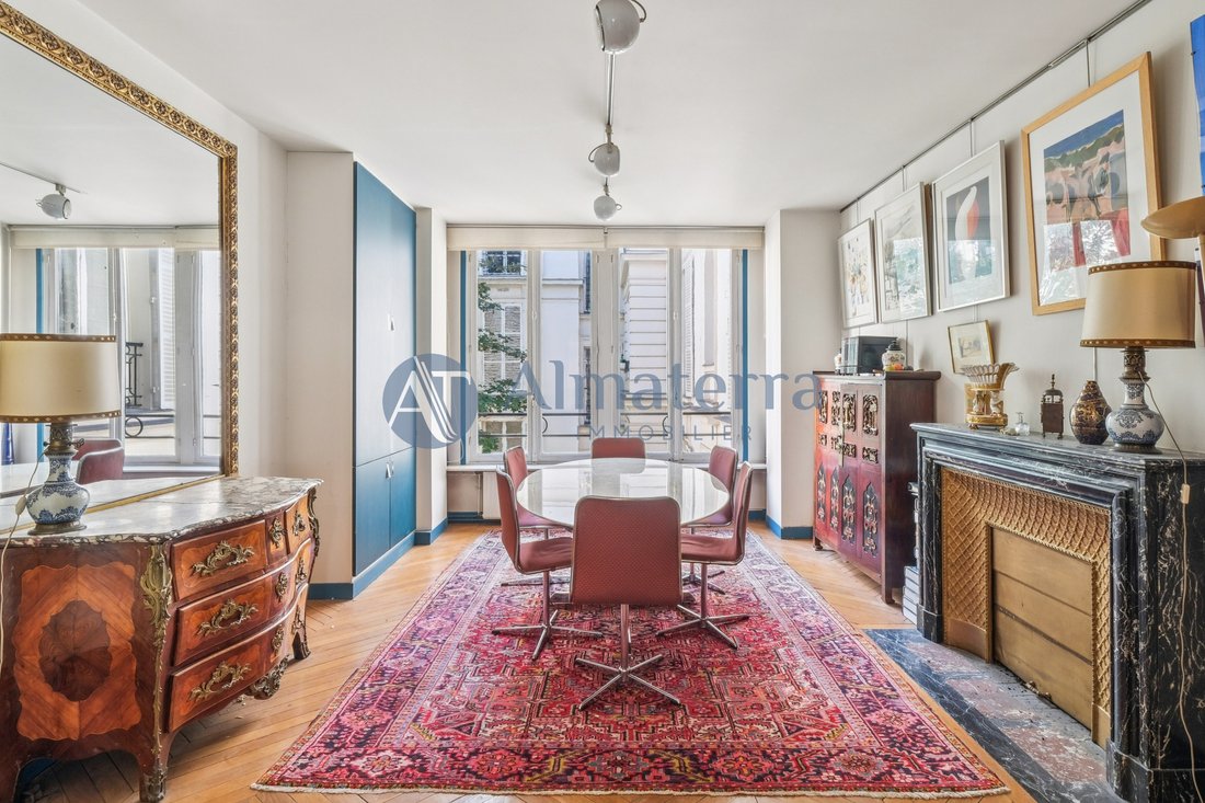 Apartment in Lorette-Martyrs, Paris 9e Arrondissement, Paris 3 - 16918440