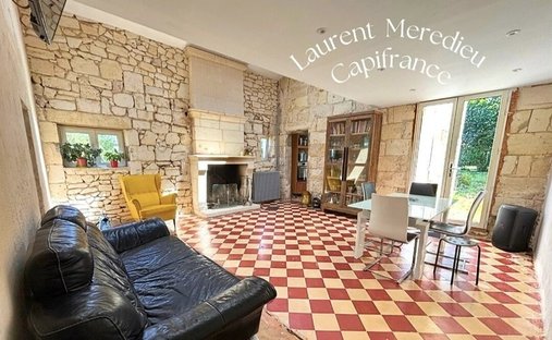 Aoc Côtes De Bourg Wine Château On 16 Hectares Ref 1029