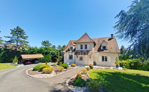 House in Givry, Bourgogne – Franche-Comté, France 1