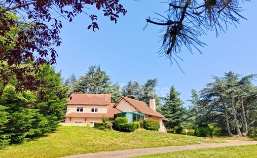 House in Givry, Bourgogne – Franche-Comté, France 1