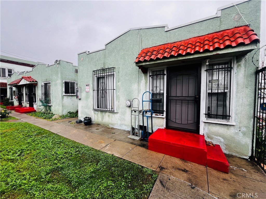 Los Angeles, California, United States 3 - 16920729