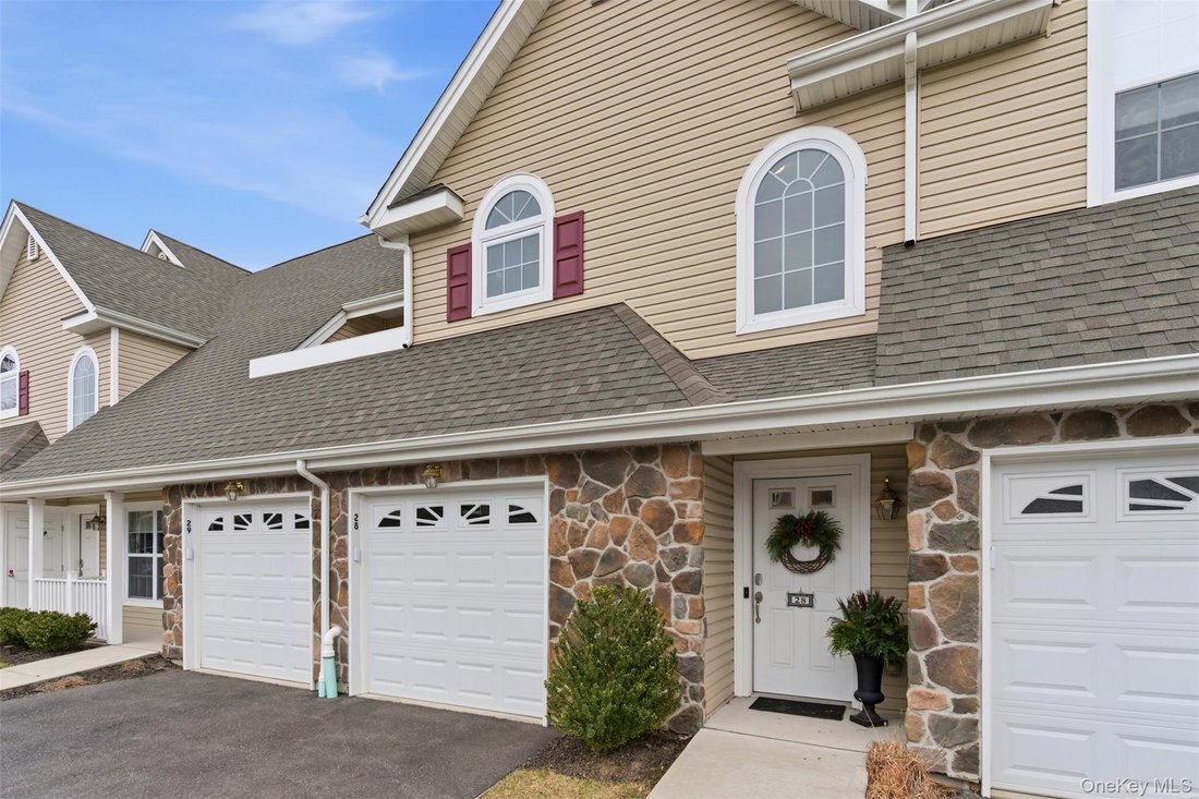 Condo in Huntington Station, New York, United States 2 - 16921567