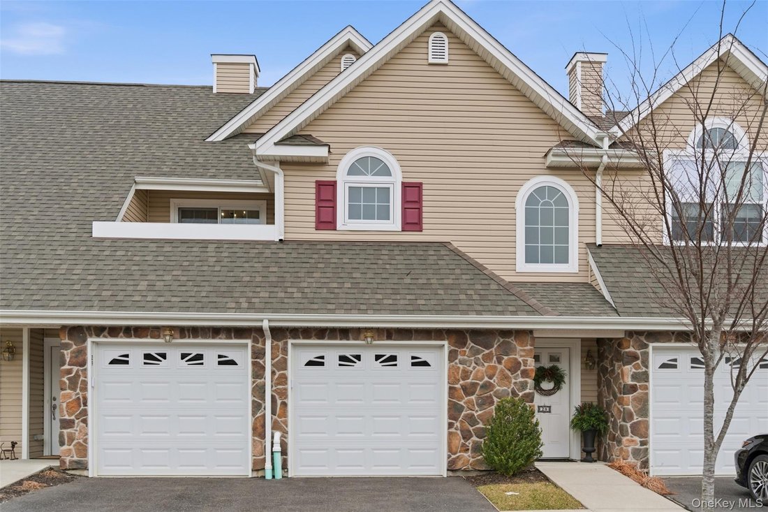 Condo in Huntington Station, New York, United States 1 - 16921567