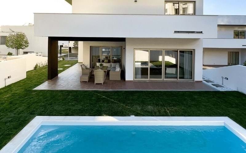 Villa in Loures, Lisbon, Portugal 1 - 16921671