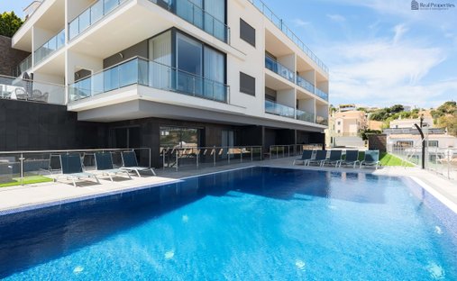 Apartment in Praia dos Pescadores, Olhos de Agua, Portugal 1