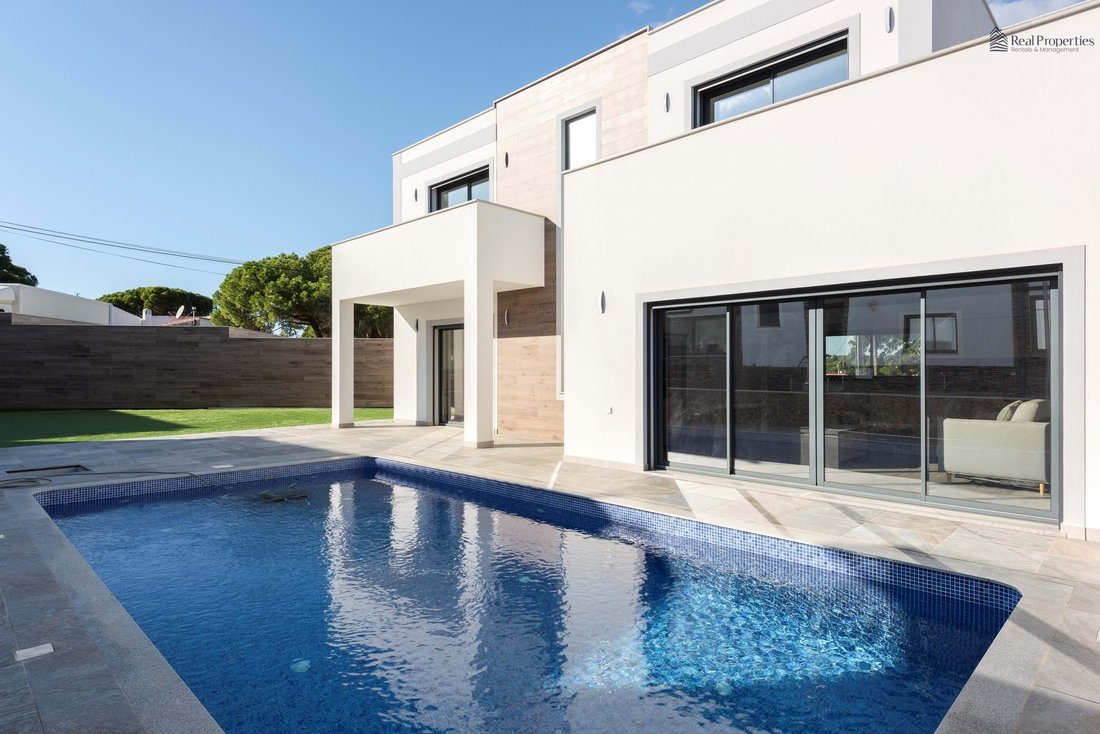 Townhouse in Praia dos Pescadores, Olhos de Agua, Portugal 1 - 14573458