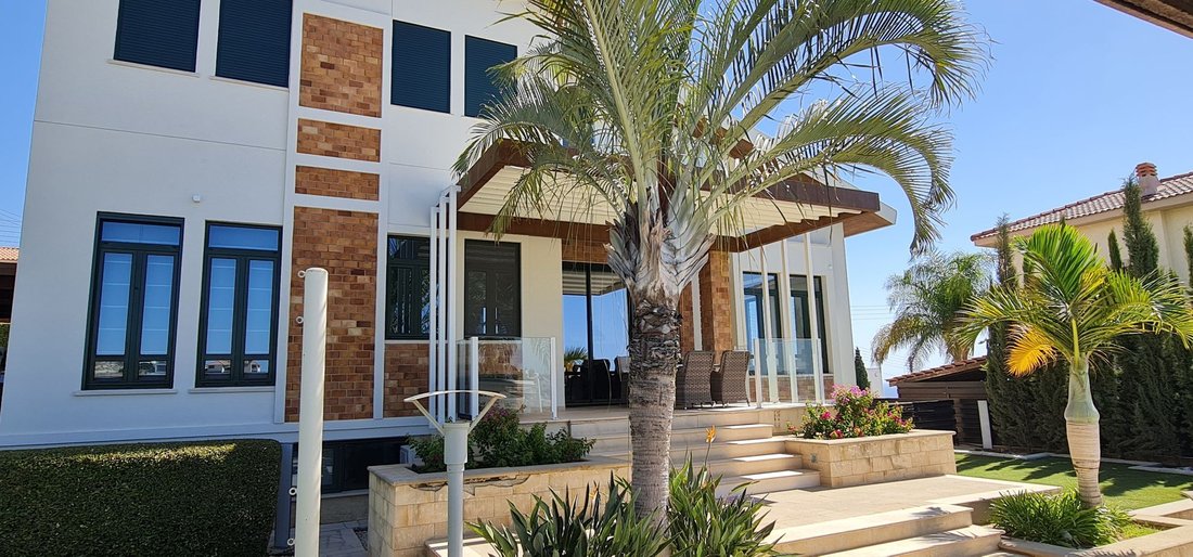 Villa in Agios Athanasios, Limassol, Cyprus 1 - 16921773