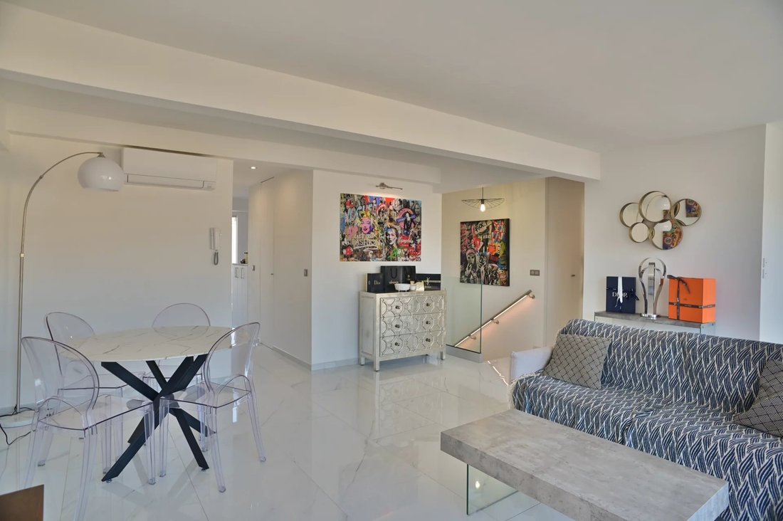 Photo inspiration: Fresh Look at Beautiful Top Floor Apartment In Cannes Provence Alpes Côte D